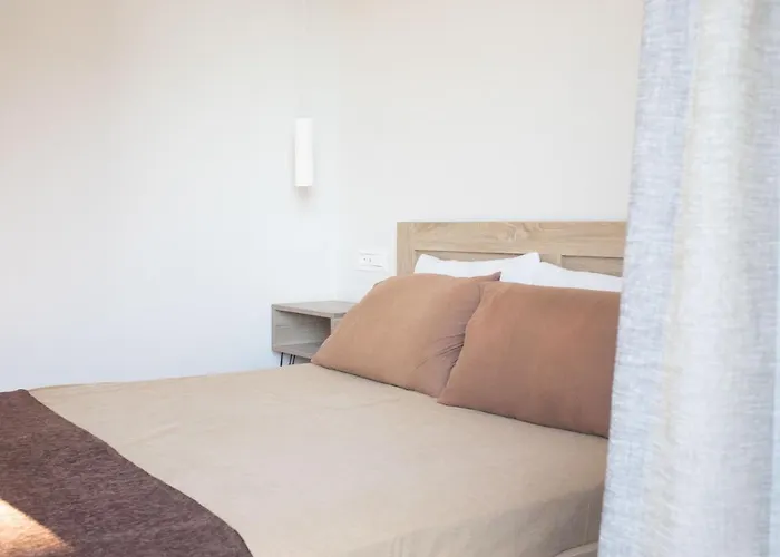 Live The Local Life , Old Town Cós