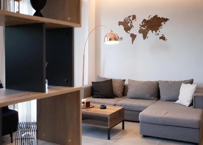 Live The Local Life , Old Town העיירה קוס